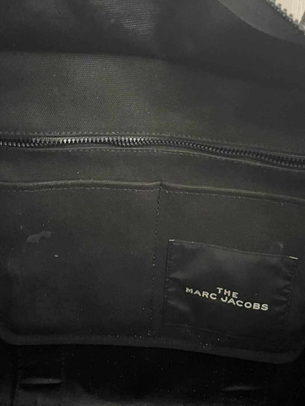 Marc Jacobs The Tote Bag - Picture 8 of 8